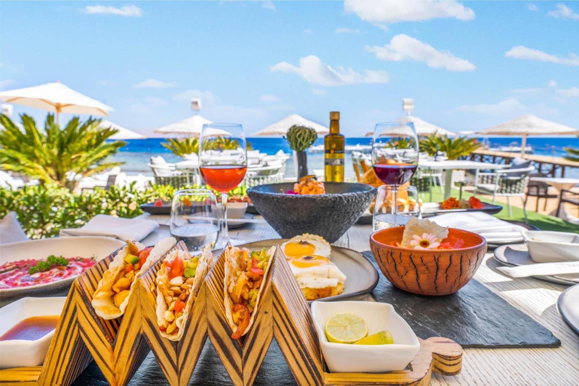 Domina Coral Bay Resort, Diving , Spa & Casino شرم الشيخ المظهر الخارجي الصورة A typical brunch